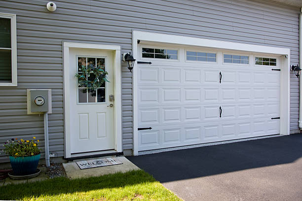 24/7 Emergency Garage Door Panel Replacement experts in Middletown, OH